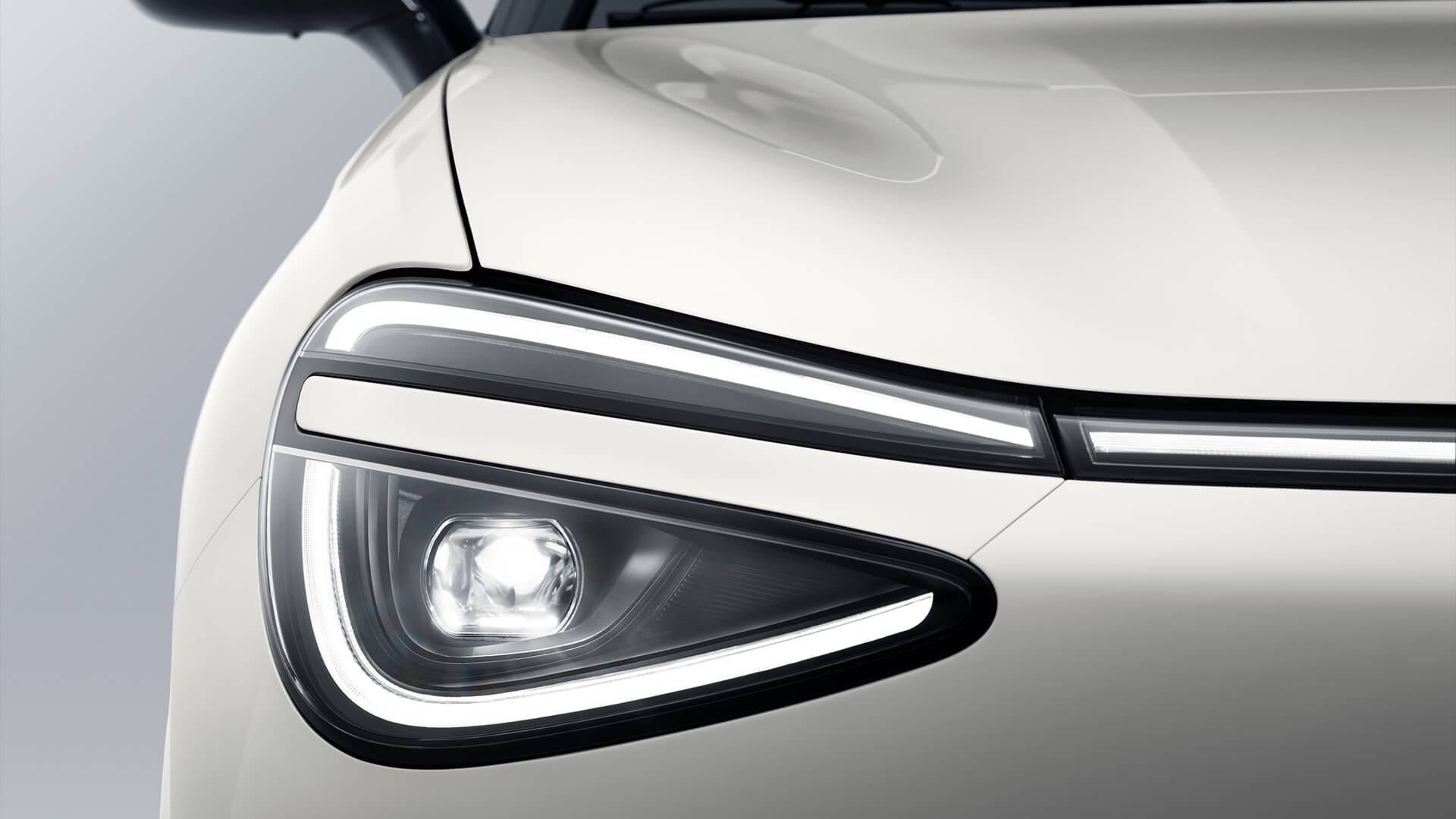 Dongfeng Box — Signature LED headlights